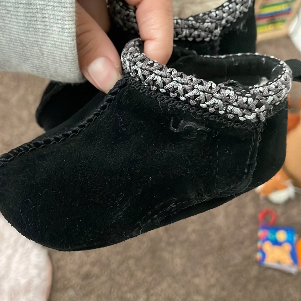 Baby uggs size 2C